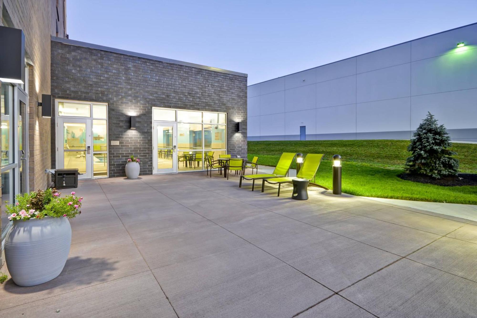 Springhill Suites By Marriott Cincinnati Blue Ash Extérieur photo